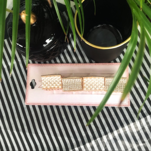 NWT Pearls and Rhinestones Hair Clips - Picture 4 of 11